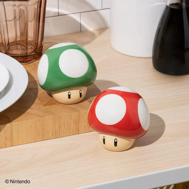 Super Mario - Mushroom Salt and Pepper Shakers - Image 4